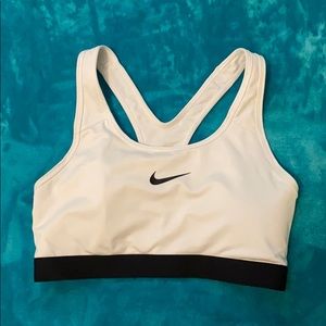 white nike sports bra